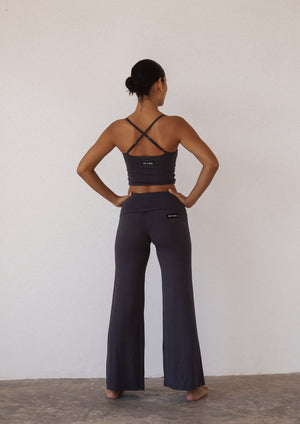 
                  
                    Load image into Gallery viewer, Lounge Pants - Full Length Yin Flare - Slate
                  
                