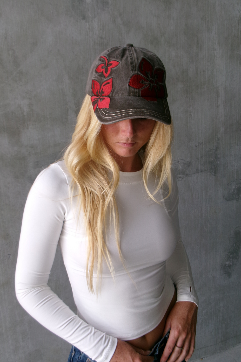 Hibiscus Cap	- Washed Brown/Red