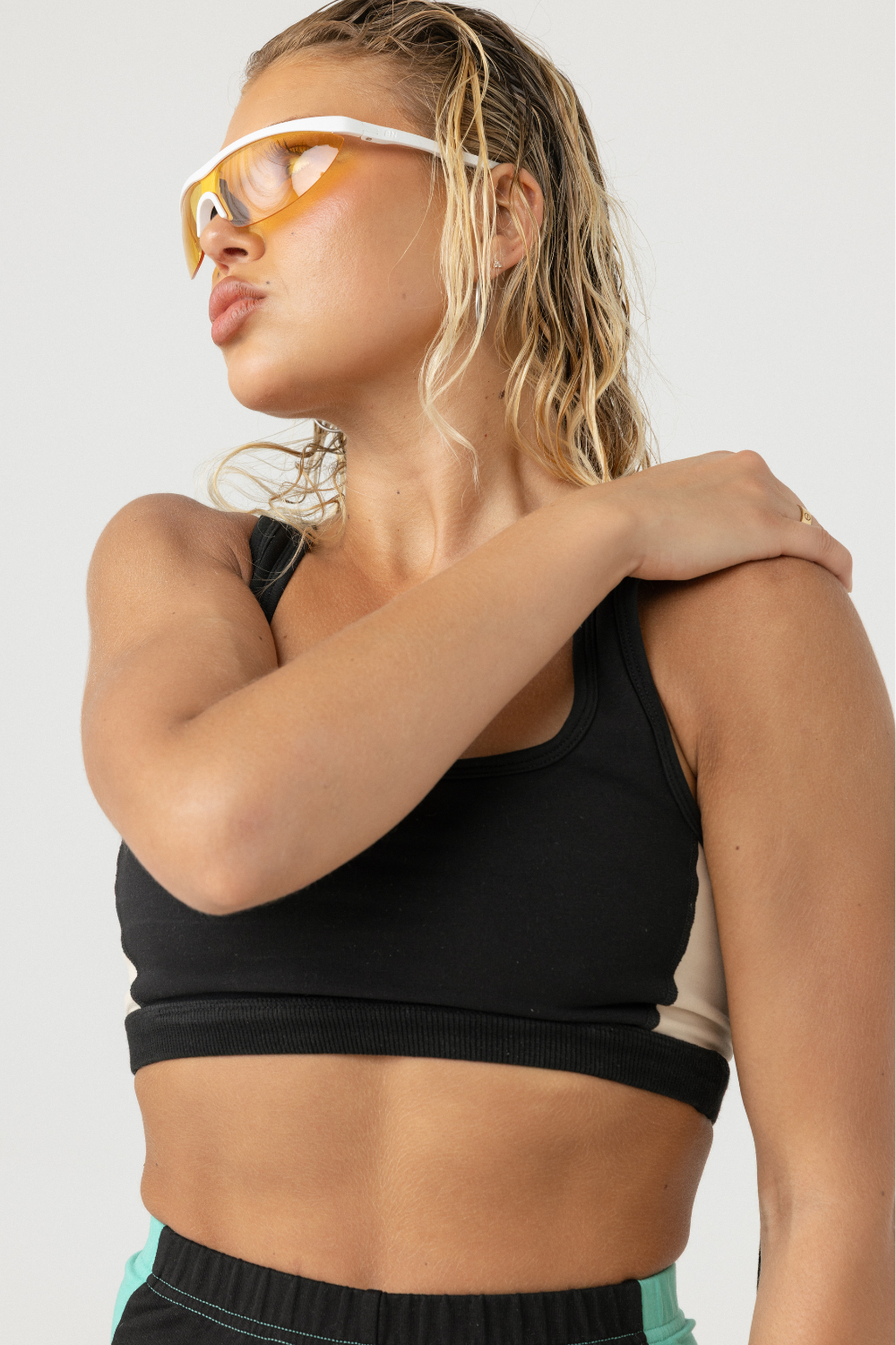 Trackline Crop - Black/Beige