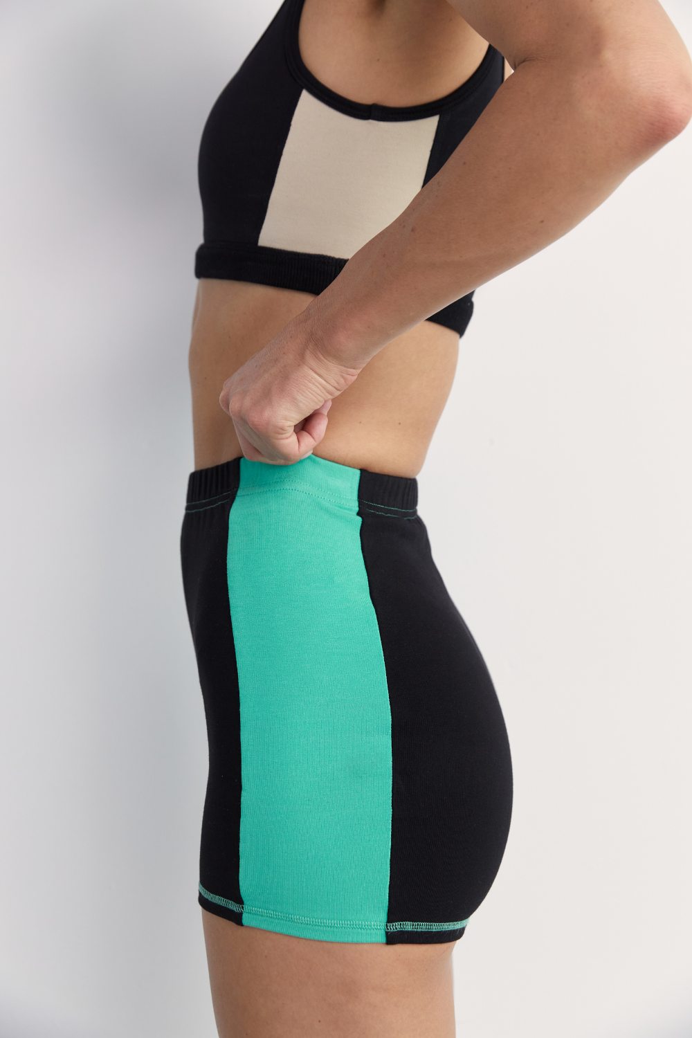 Trackline Short - Black/Aqua