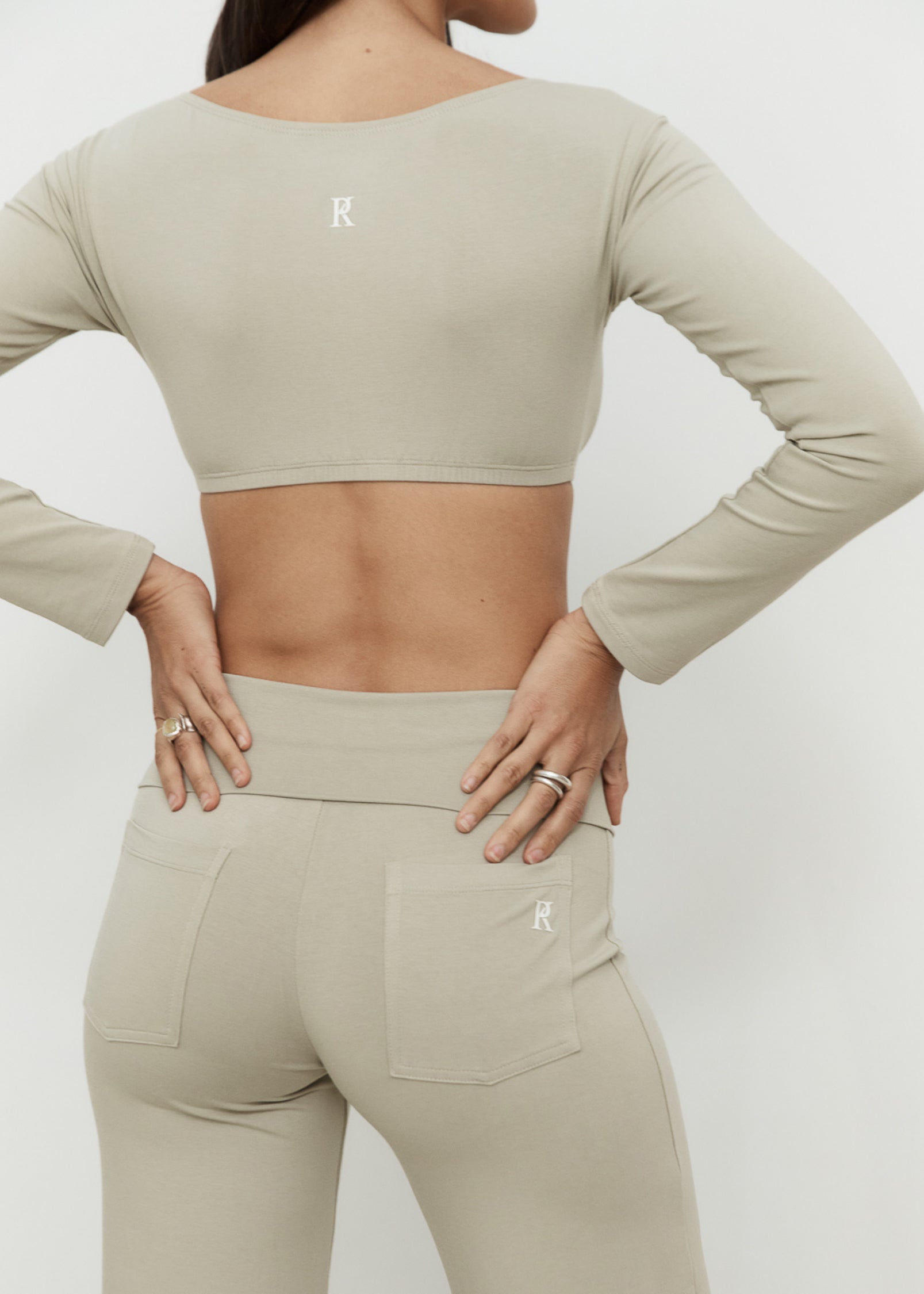 Yoga Tops - Long Sleeve Crop - Light Grey