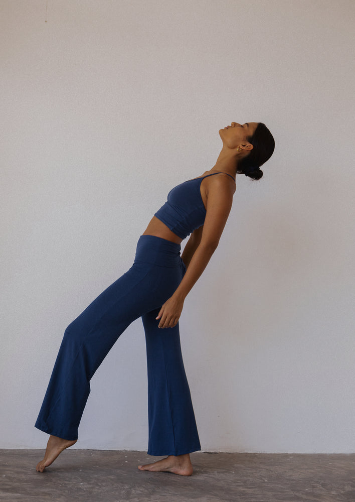 
                  
                    Load image into Gallery viewer, Lounge Pants - Full Length Yin Flare - Indigo
                  
                