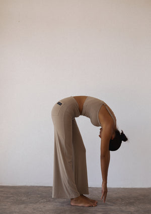 
                  
                    Load image into Gallery viewer, Lounge Pants - Full Length Yin Flare - Taupe
                  
                