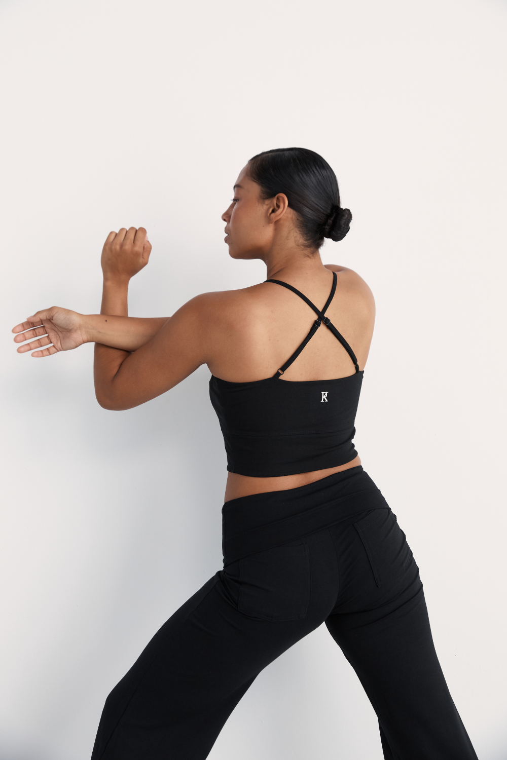 Flow Crop - Black - Organic Cotton/Bamboo