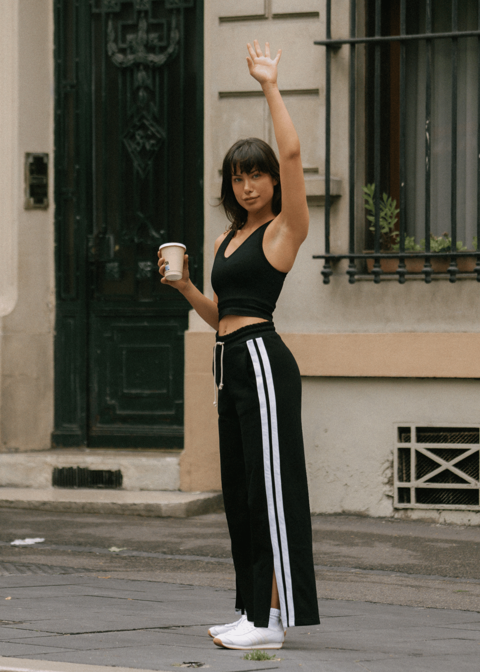 Seamless Tops - V-Neck Cropped Tank - Onyx Black